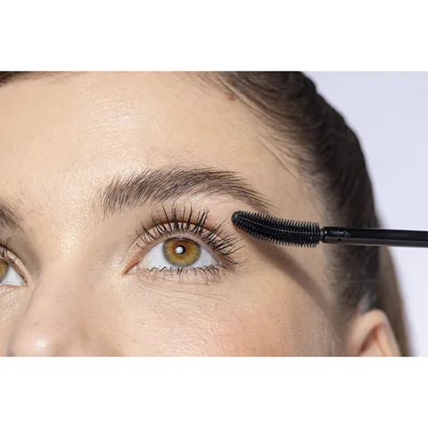 Wet n Wild ماسكارا ميجا سو ديفاين المكثفة من ويت ان وايلد مع فيتامين هـ