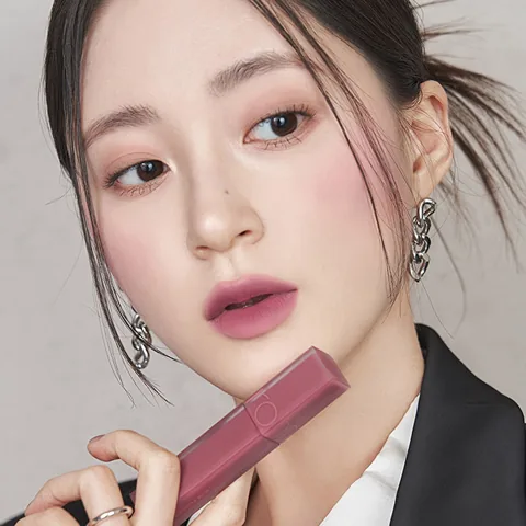 rom&amp;nd Blur Fudge Tint Liquid Matte Lippenstift - 04 Radwood