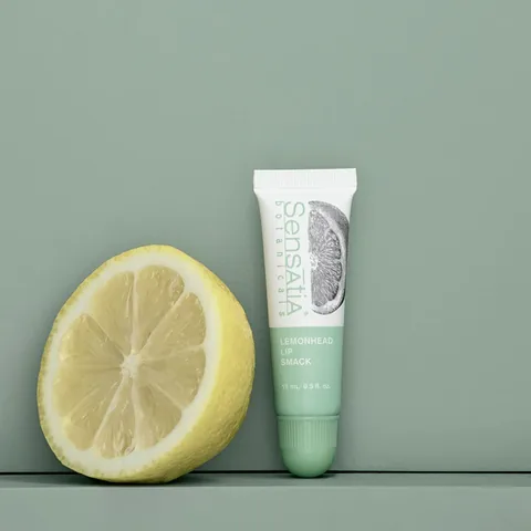Sensatia Botanicals مرطب شفاه سينساتيا بوتانيكالز برائحة الليمون عناية مغذية بالحمضيات