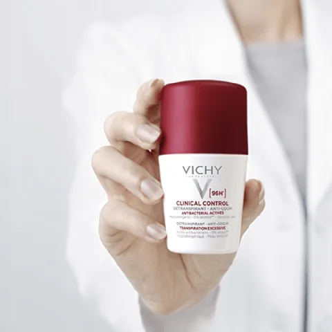 Vichy فيشي كلينيكال كنترول مزيل العرق رول أون ٥٠ مل