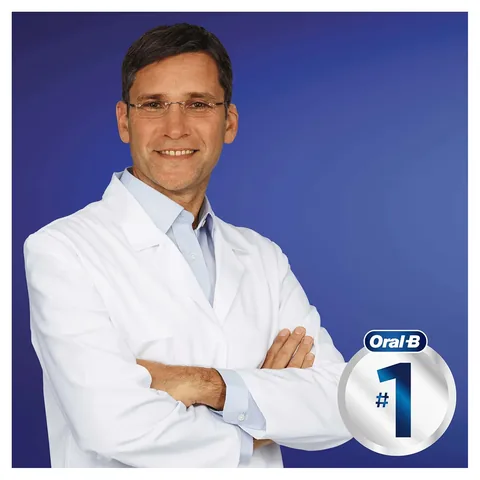 Зубная щетка Oral-B Универсальная Черная Средняя