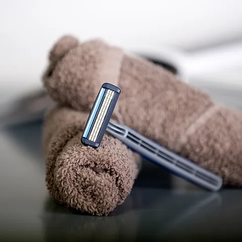 Bic مجموعة شفرات حلاقة بيك فليكس 3 الكلاسيكية ذات الثلاث شفرات