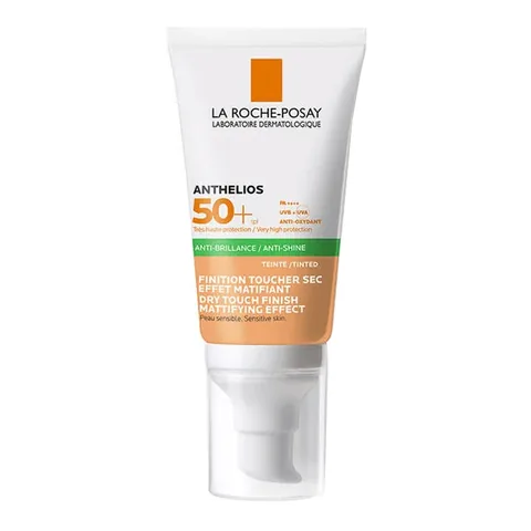 احصلي على بشرة محمية وغير لامعة مع واقي الشمس SPF50+