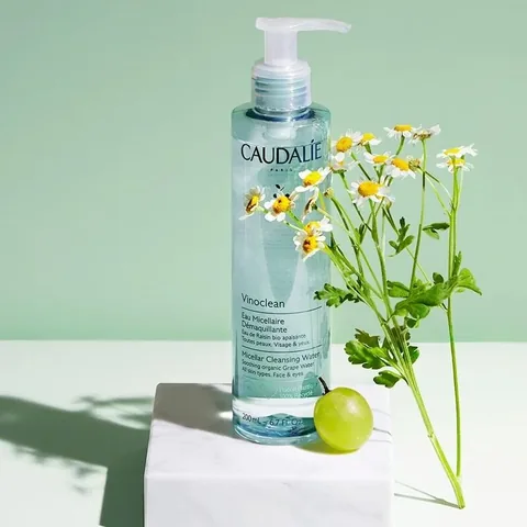 Очистите и успокойте кожу с мицеллярной водой Caudalie Vinoc