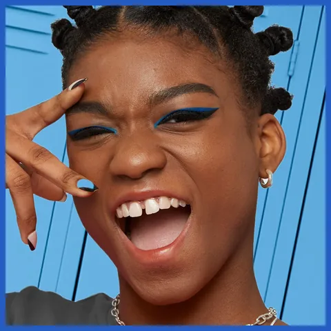 Maybelline محدد عيون سائل من مايبيلين هايبر بريسايز أول داي 720 أزرق ببغائي