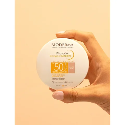 بيوديرما فوتوديرم كومباكت مينيرال SPF50 لون 10 جرام فاتح Bioderma
