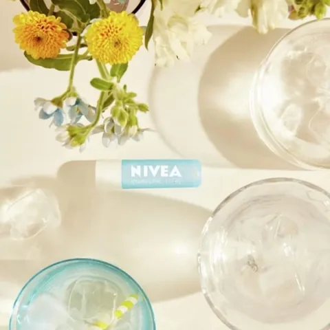 Nivea Hydro Care SPF 15+ Lip Balm 4,8 gr