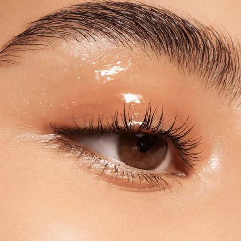 ظلال عيون سائلة لامعة رقم 01 من إيسنس Essence