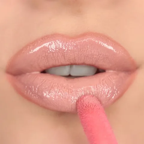 Глосс для губ Revolution Pout Bomb Плumping Канди