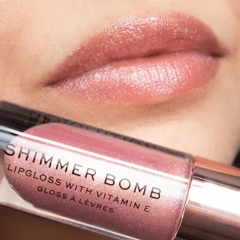 Блеск для губ Revolution Shimmer Bomb