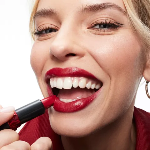 Avon Ultra Creamy Lipstick Chic