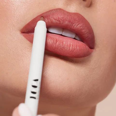 Luka 05 Minimalist Natural Berry Lip Liner