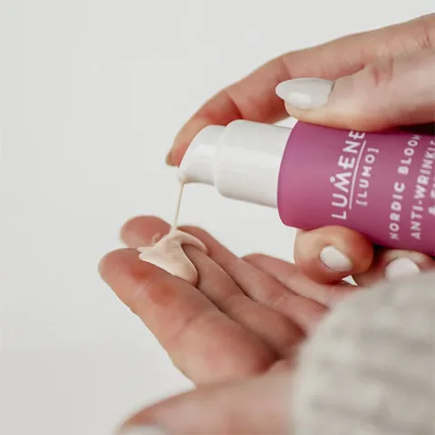 Lumene NordicAnti-Wrinkle & Firm Moisturizing V-Shape Serum 30 ml