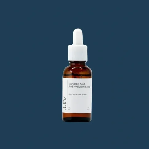 Mandelic Säure und Hyaluron Serum für Aufhellung und Hydratation 30 ml von Leaf
