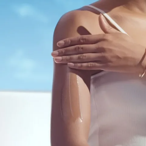 Солнцезащитный лосьон Shiseido Blue Expert SPF 50+ 50 мл