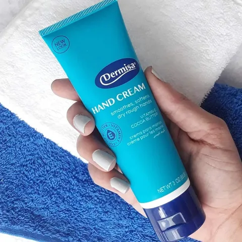Tiefenbefeuchtende Handcreme für trockene und rissige Haut von Dermisa