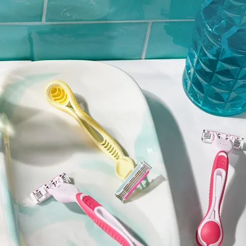 Gillette مجموعة شفرات جيليت سيمبلي فينوس 3 دراغون فروت للاستخدام مرة واحدة، مكونة من 3 قطع
