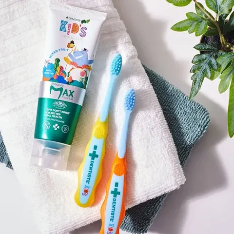 Dentiste Kids Ultra Soft Toothbrush +2 Years - Blue