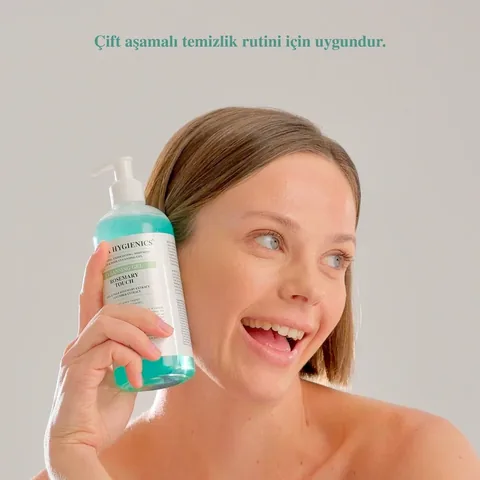 جل تنظيف الوجه بلمسة إكليل الجبل 400 مل من كلارا هايجينكس Clara Hygienics