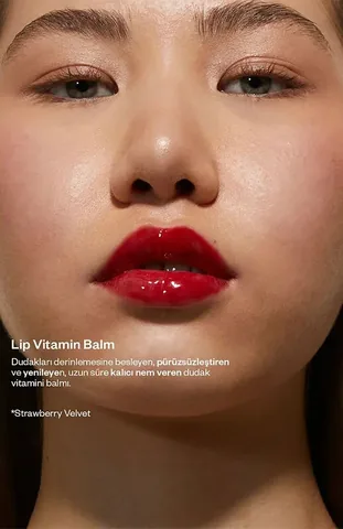 Бальзам для губ с эффектом блеска 13 мл Клубничный бархат от Cream Lip Care