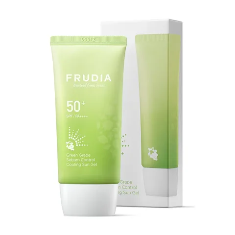 Frudia فروديا كريم الوقاية من الشمس للتحكم في مسام البشرة بخلاصة العنب الأخضر بعامل حماية 50، 50 جم