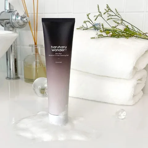 Haruharu Wonder Black Rice Cleansing and Exfoliating Gel 150ml