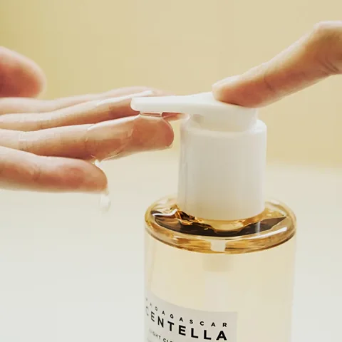 Light Oil Cleaner with Centella Herb from Skin 1004 - 200 ml