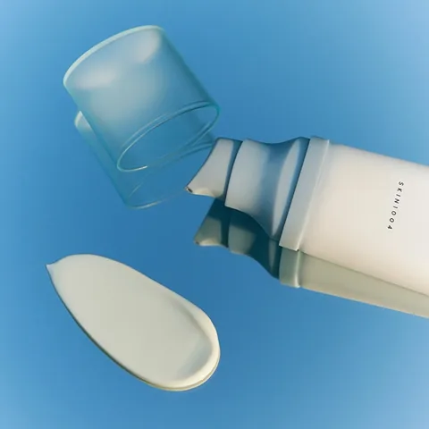 Skin 1004 سيروم واقي الشمس بعشبة السينتيلا هيالو سيكا ووتر فيت SPF50+ من سكين 1004 50 مل