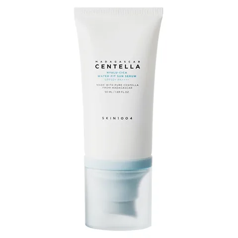 Skin 1004 سيروم واقي الشمس بعشبة السينتيلا هيالو سيكا ووتر فيت SPF50+ من سكين 1004 50 مل