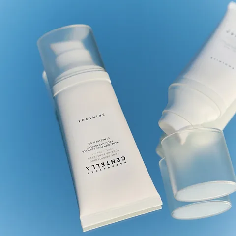Солнцезащитный крем Skin1004 Мадагаскар Центелла с выравниванием тона SPF 50+ PA++++ 50 мл