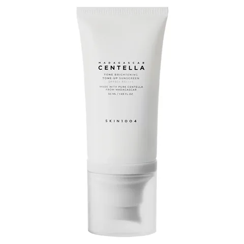 Солнцезащитный крем Skin1004 Мадагаскар Центелла с выравниванием тона SPF 50+ PA++++ 50 мл