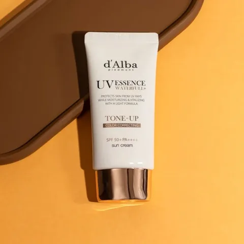 كريم واقي شمس دالبا ووتيرفول يو في إسينس تون أب SPF50+ PA++++ 50 مل Dalba