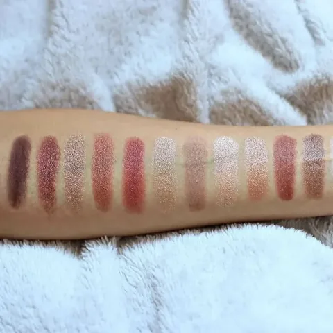 Créez des looks captivants avec la palette Maybelline Burgun