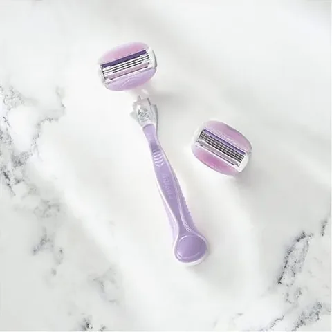 Gillette Venüs Comfortglide Breeze Women's Razor + 2 Replacement Heads