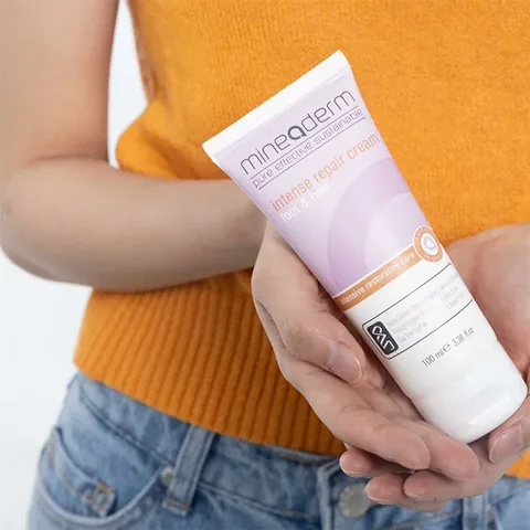 Adoucissez & Réparez vos Pieds avec Mineaderm Intense Repair