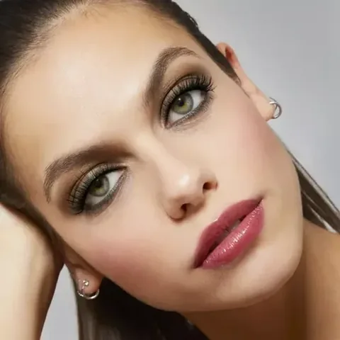 Obtenez un regard intense : Eyeliner Waterproof 16h 1944 Par