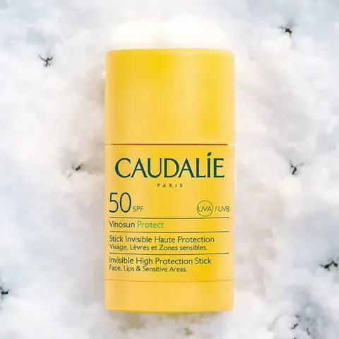 Protégez votre peau: Stick Solaire Invisible Caudalie SPF50+