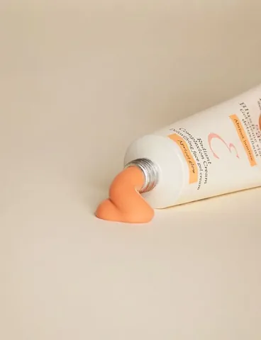 Obtenez un teint éclatant et repulpé avec Embryolisse