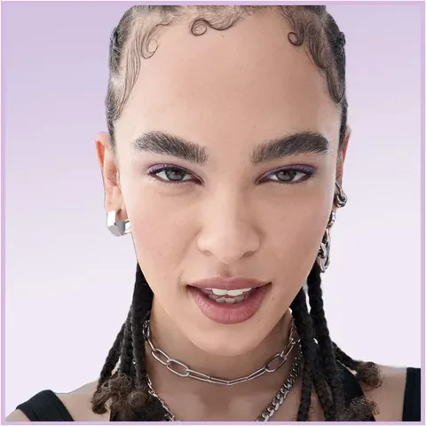 Fixez vos sourcils pour 24h avec Maybelline Superlock Brow G