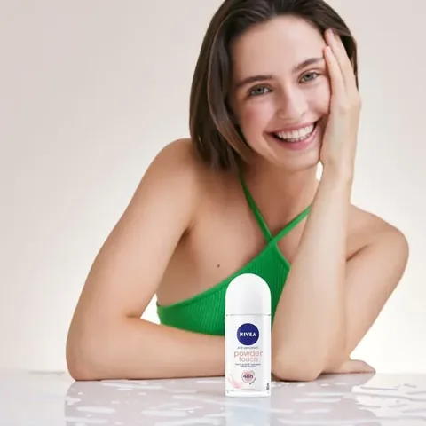 Restez Sèche & Douce 48h avec Nivea Powder Touch Roll-on