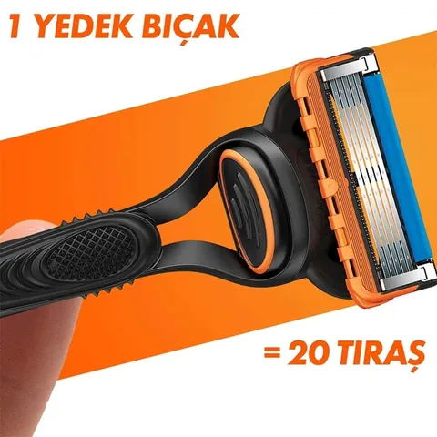 Набор мужских станков для бритья Gillette Fusion 5 с гелем и дорожной сумкой