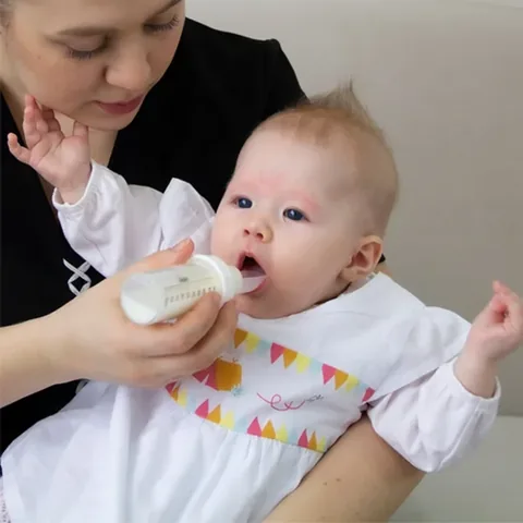 ملعقة حليب الأم من بيبي جيم مصنوعة من TPU الناعم Babyjem