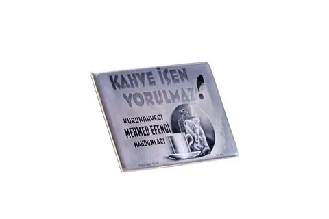 Retro Collection Magnet 'Coffee Drinker Never Tires'