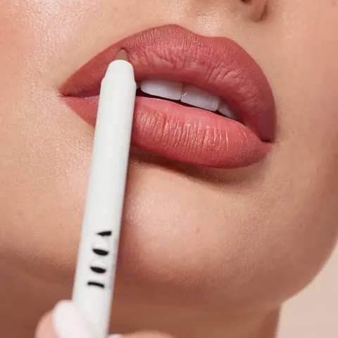 Luca 06 Old Rich Brown Lip Liner