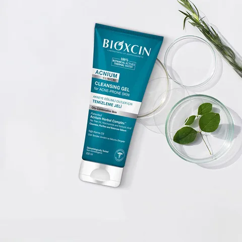Гель для умывания Bioxcin Acnium для кожи, склонной к акне, 200 мл