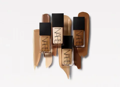NARS كريم اساس لايت ريفلاشنج ميديام 1بنجاب من نارس 30 مل