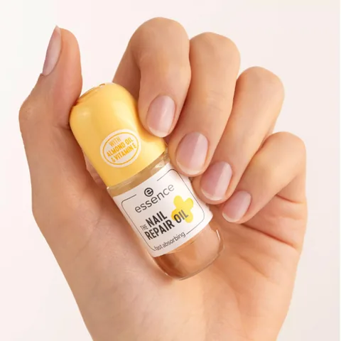 Масло для восстановления ногтей с витаминами 1 шт от Essence