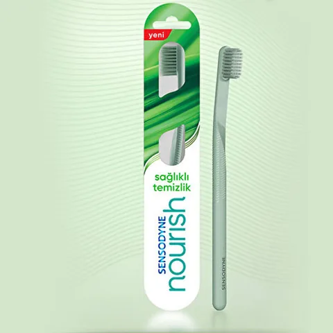 Sensodyne فرشاة أسنان سنسوداين نوريش لتنظيف فعال وناعم